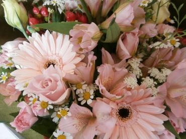 そろそろ。。。母の日ですね～✿｜「銀花園」　（京都府京都市左京区の花キューピット加盟店 花屋）のブログ